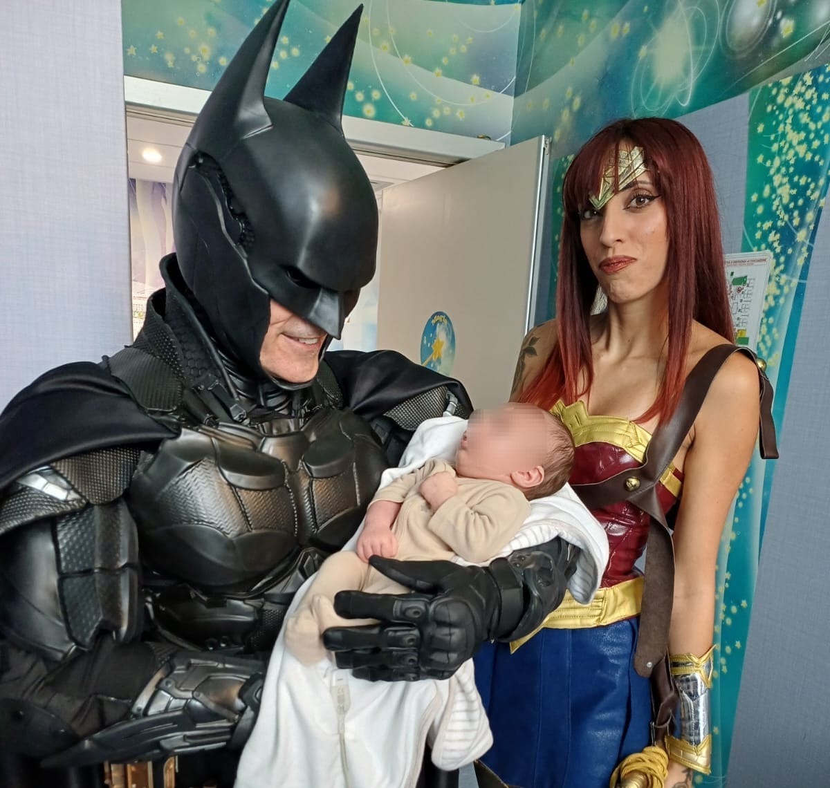 Bat Prince inaugura la Panchina viola per i bambini in Pediatria