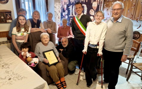 Rosa Menotti festeggia 100 anni a Milano, tributi e onorificenze per la decana