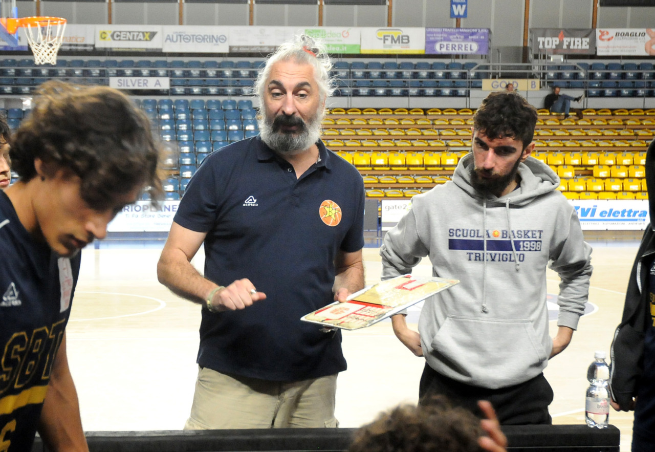 Scuola Basket Treviglio trionfa su Sarezzo