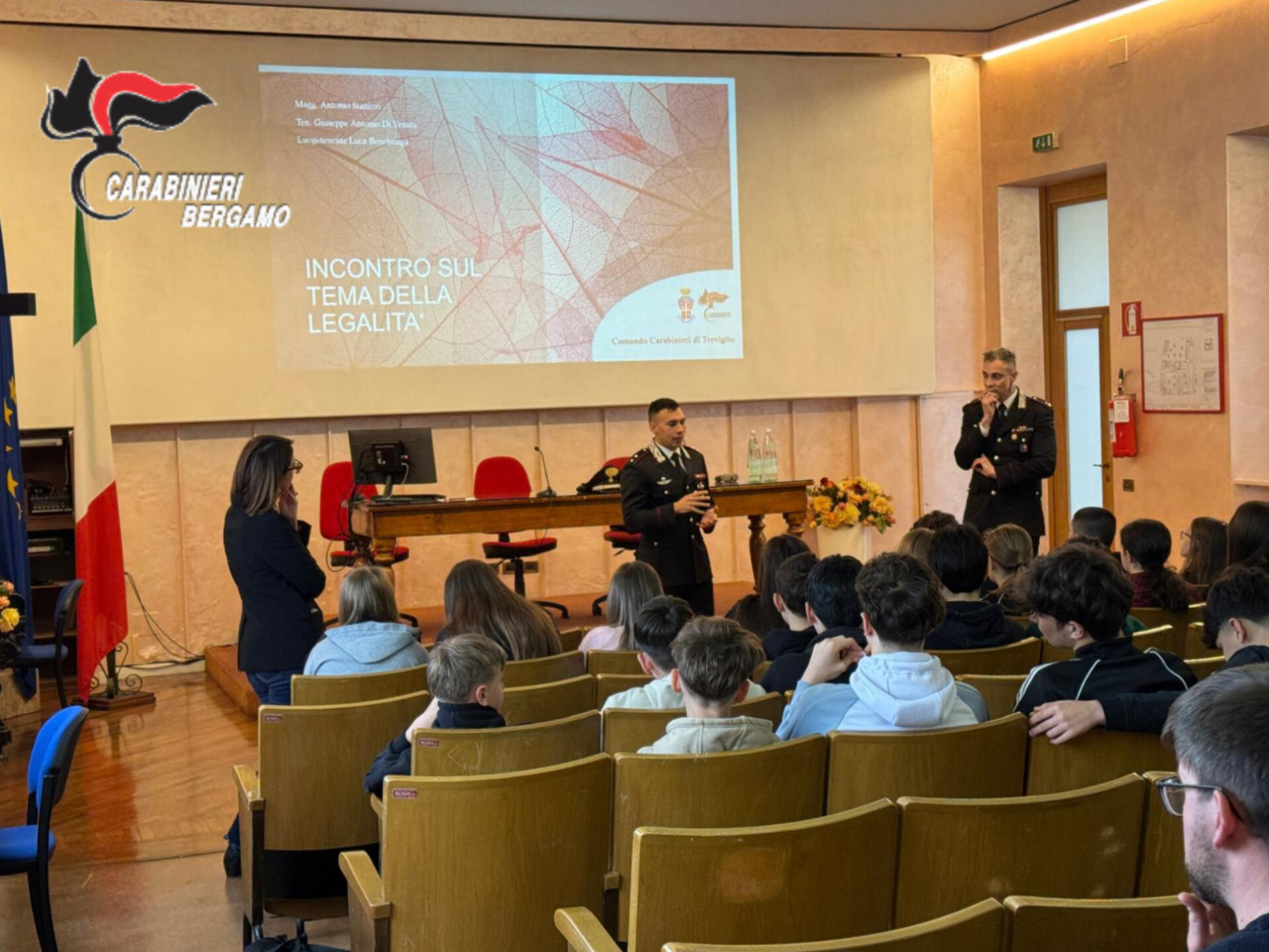 Bullismo e droga, i carabinieri incontrano gli studenti del “Facchetti” di Treviglio