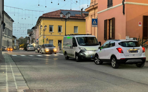 Dibattito acceso sulla viabilità di centro: “Via Roma diventa un parcheggio”