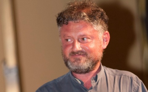 Don Andrea Piana aggredito dalla banda dei maranza all’oratorio