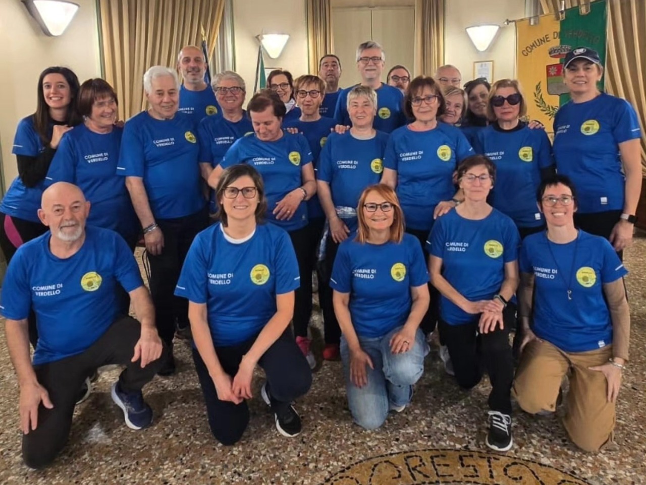 Il Comune di Verdello omaggia il Gruppo di cammino con nuove magliette