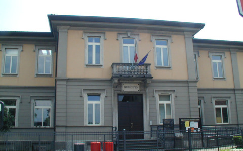 Il sindaco e la Giunta respingono la proposta di riduzione delle indennità: “Non sottraiamo risorse al Comune”