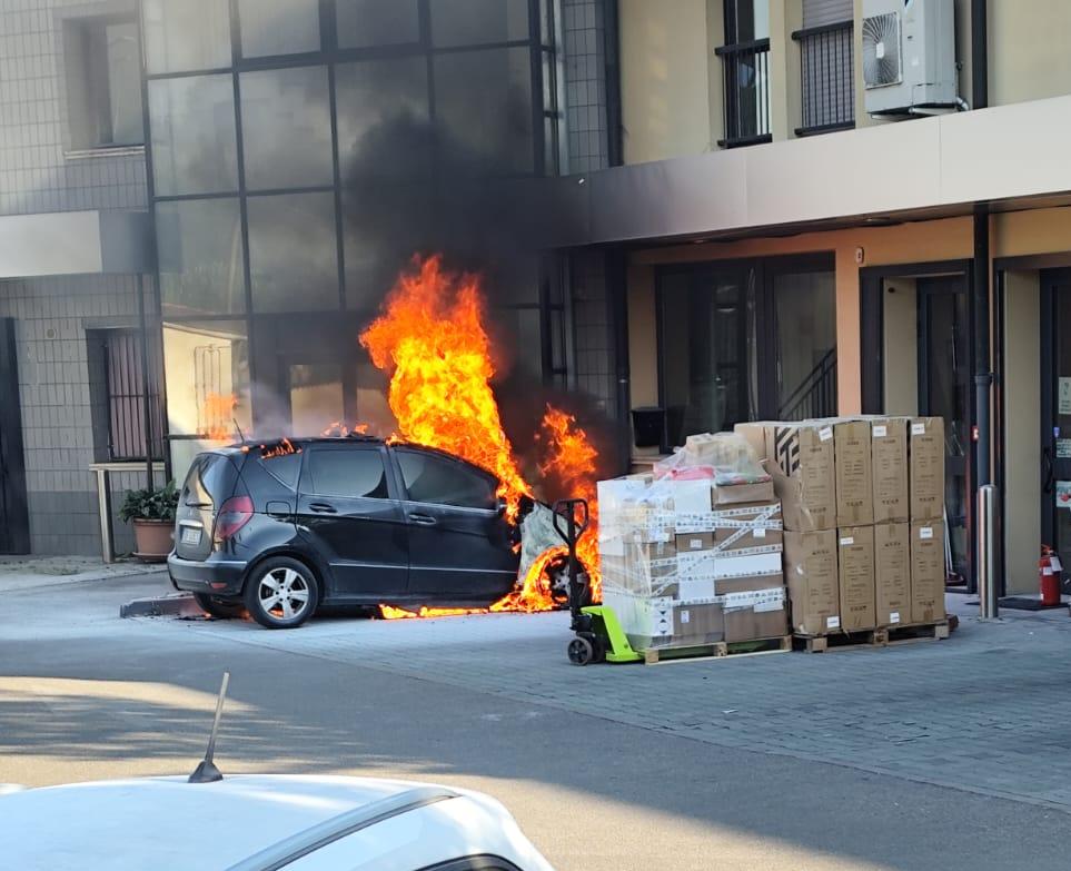 Incendio di un’auto a Caravaggio, nessun ferito