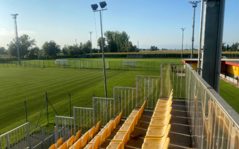 Nuovo campo in erba sintetica al Centro sportivo di Fornovo