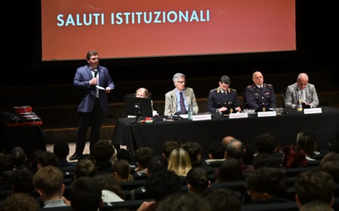 Treviglio commemora la Resistenza e il contributo della Polizia di Stato