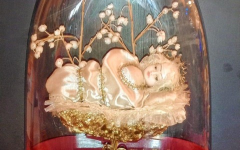 Una statua di Maria Bambina donata al Santuario