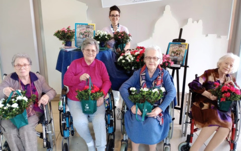 Alla Rsa “Casa Mia” azalee per la ricerca oncologica
