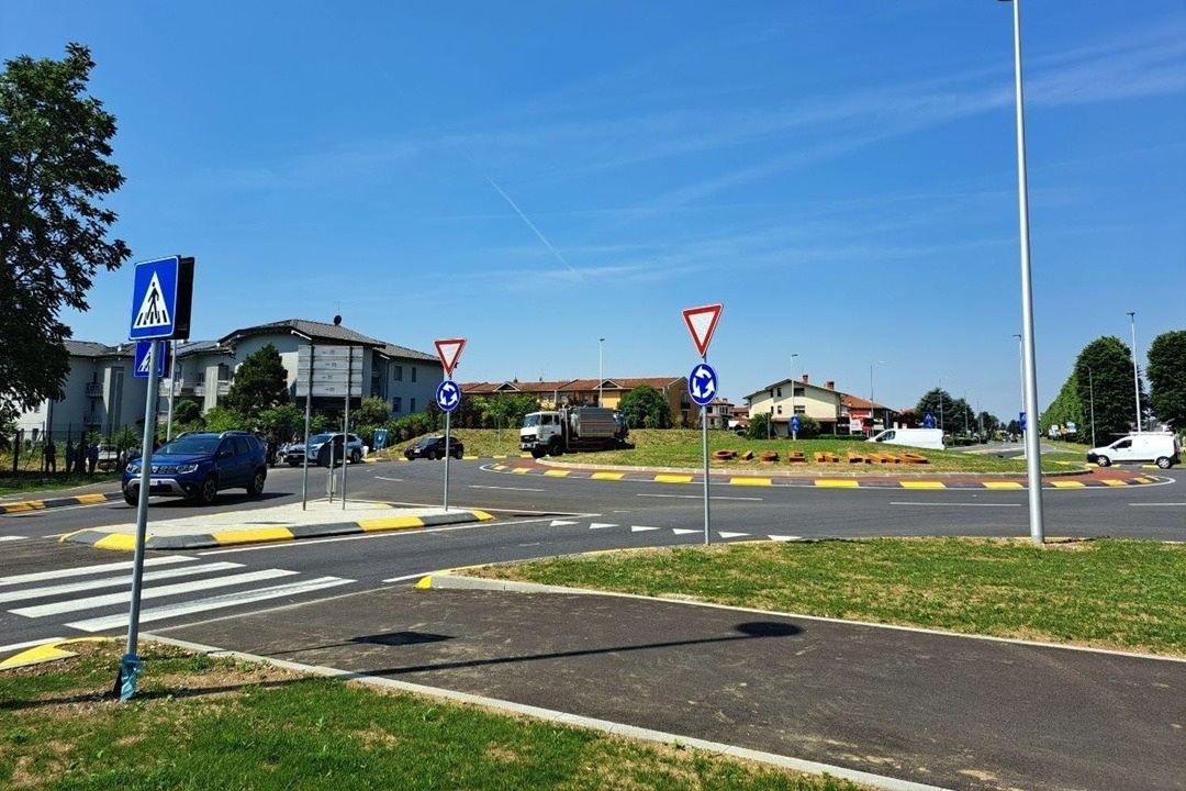 Ciserano presenta la rotonda “del Missile”: più sicurezza e fluidità del traffico