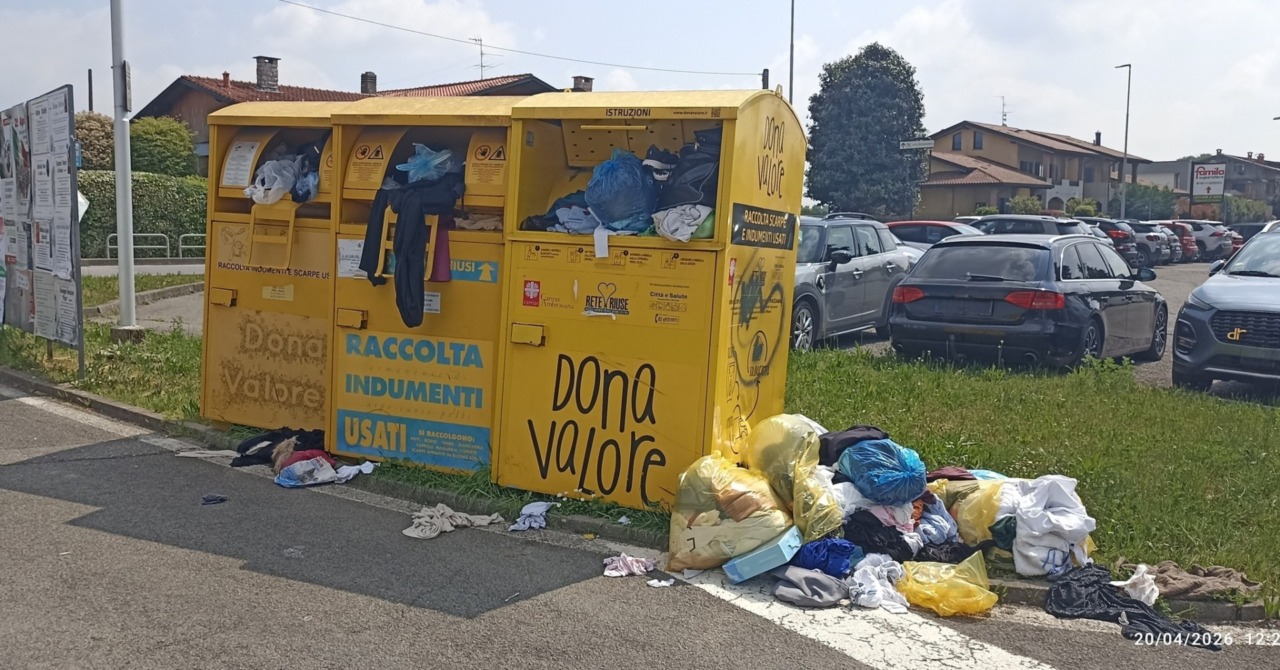 Raccolta di abiti usati: le criticità sollevate da “Nuova Proposta”