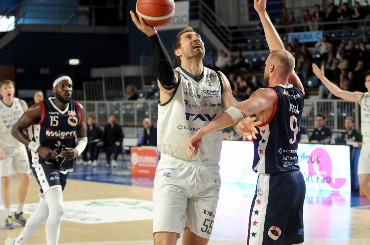 Tav Treviglio Brianza, Latina domina e conquista il 2-0 nella serie