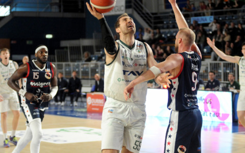 Tav Treviglio Brianza, Latina domina e conquista il 2-0 nella serie
