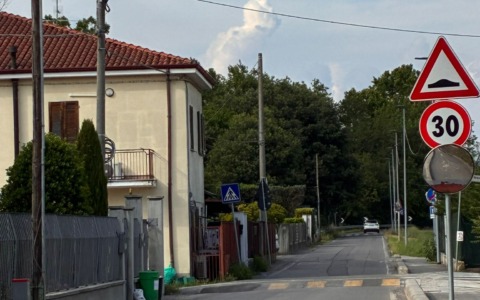 Via Brembate: 300 mila euro per la rimozione dei dossi irregolari