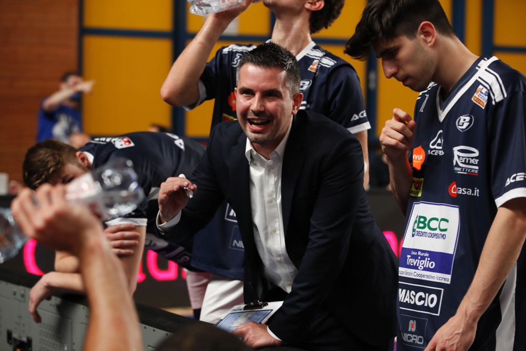 Coach Mauro Zambelli guida la “Sangio” in B Nazionale, promosse anche Lucca e Avellino