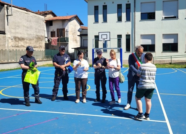 Consegnata la “patente del pedone” agli alunni di Primaria e Infanzia