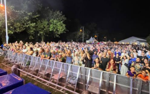 Controversia per la presenza di “Bello Figo” al Fara Rock Festival