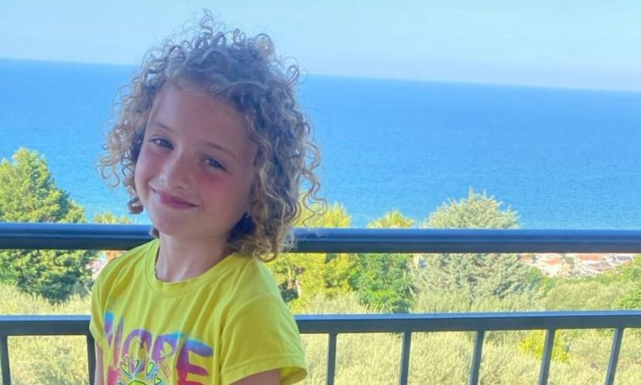 “Io vivo con i miei capelli”, la storia di Alessia Daminelli raccontata in un libro