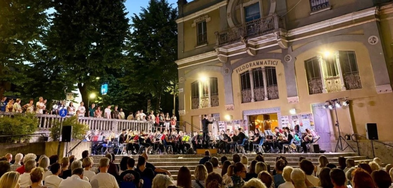 La Bryorchestra dà il via allo shopping sotto le stelle a Treviglio