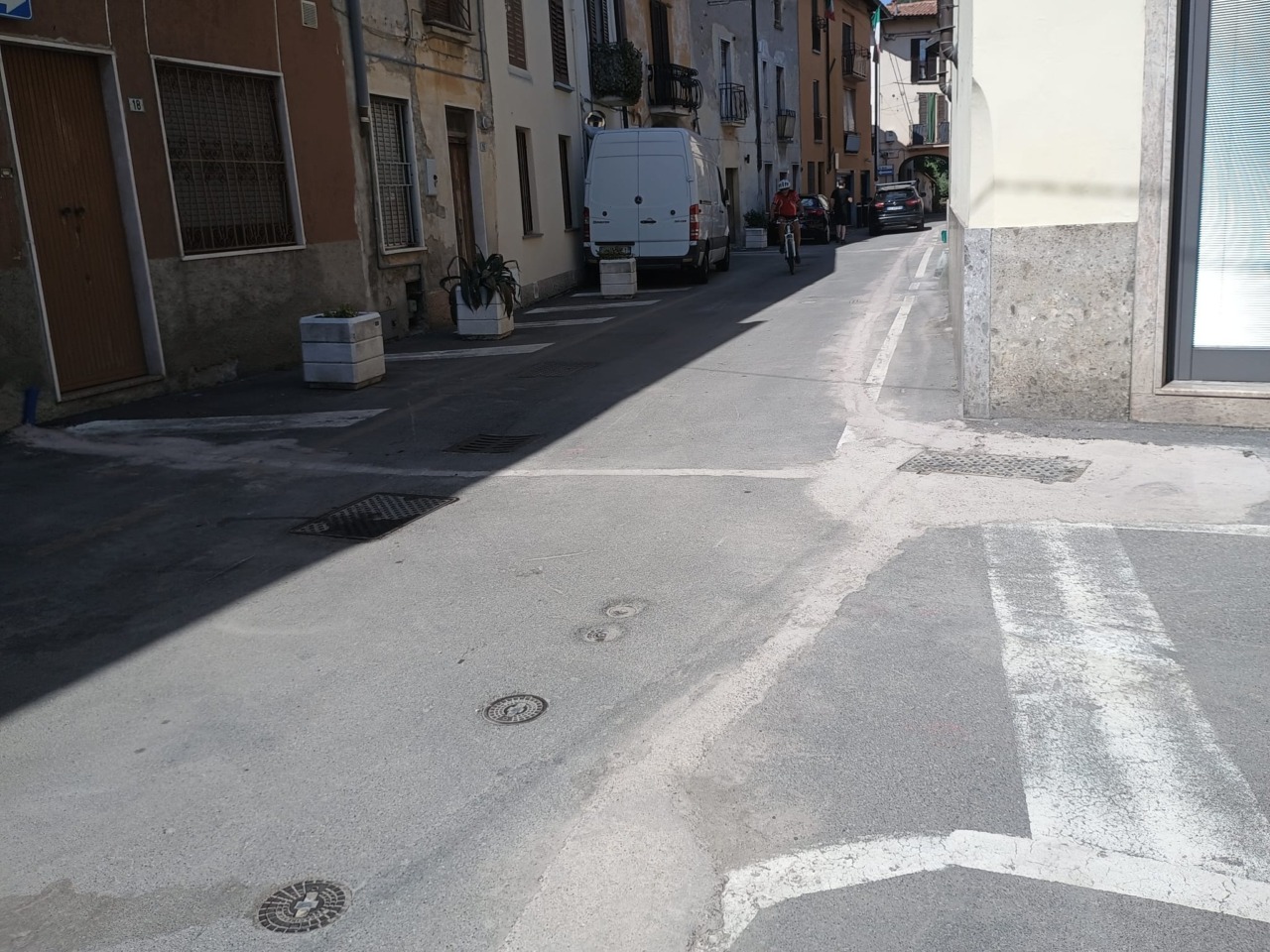 Clara Previtali critica la gestione dei lavori stradali e della fibra ottica a Canonica