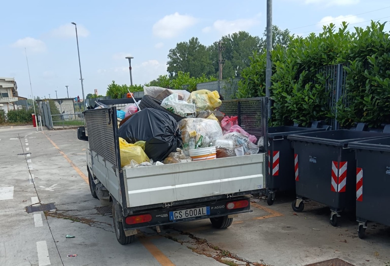 Emergenza rifiuti lungo le sponde del fiume Serio