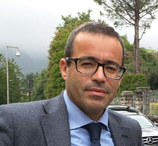 Il sindaco Paolo Arcari in azione con la Polizia locale di Canonica d’Adda