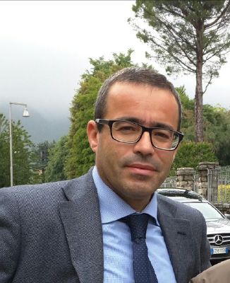 Il sindaco Paolo Arcari in azione con la Polizia locale di Canonica d’Adda