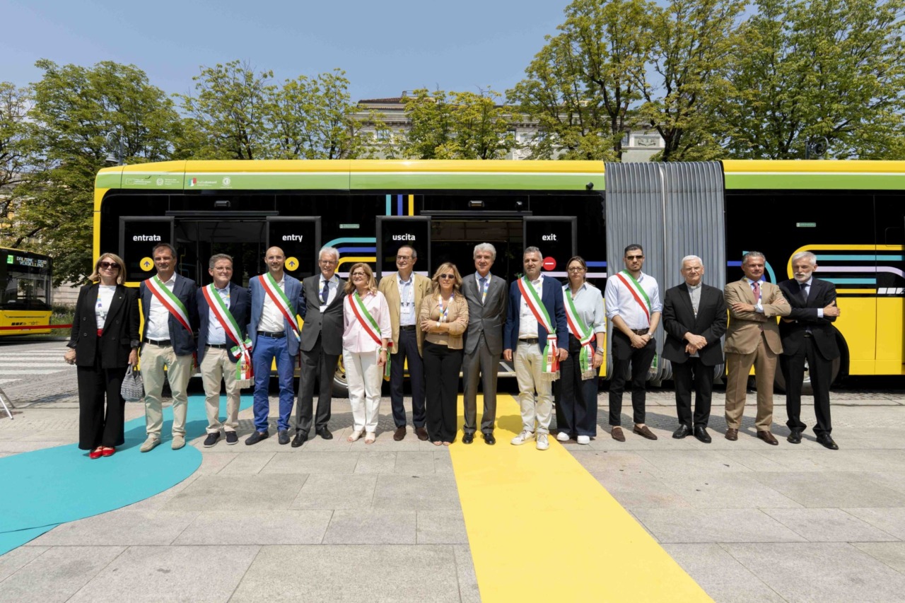 Inaugurato l’e-Brt: il primo “tram su gomma” della Lombardia attivo dal 3 agosto