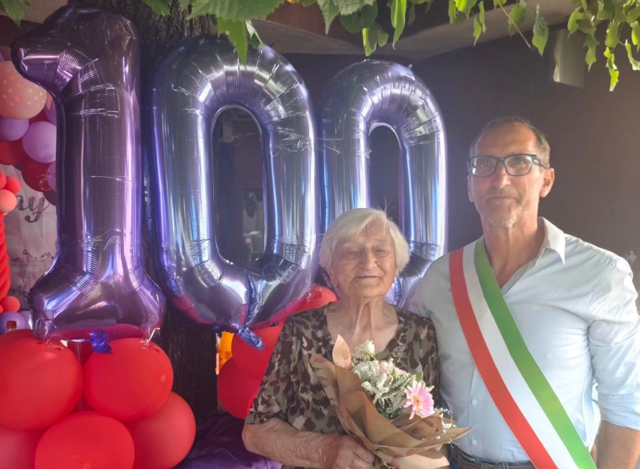 Maria Fiorati compie 100 anni: celebrazioni e auguri dalla comunità