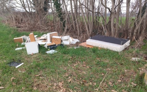 Maxi multa per cucina abbandonata in campagna nel trevigliese