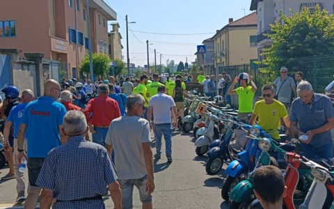 Morengo, grande successo per la terza edizione di “Pranzo in Vespa”