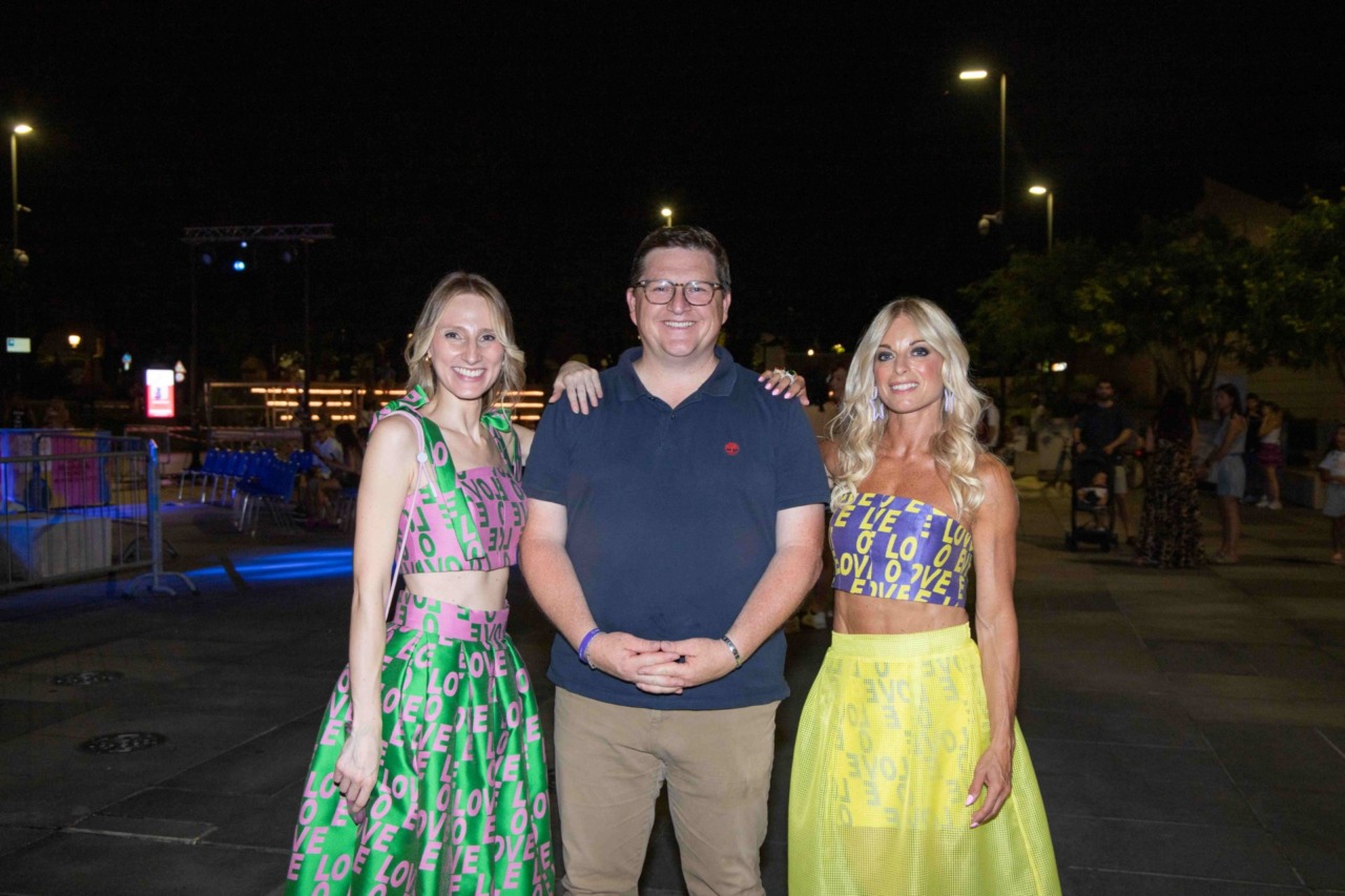 Piazza Setti si illumina con “Treviglio in Moda”: 600 spettatori per le sfilate dei talenti emergenti