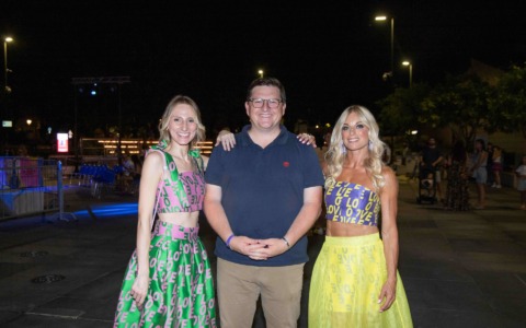 Piazza Setti si illumina con “Treviglio in Moda”: 600 spettatori per le sfilate dei talenti emergenti