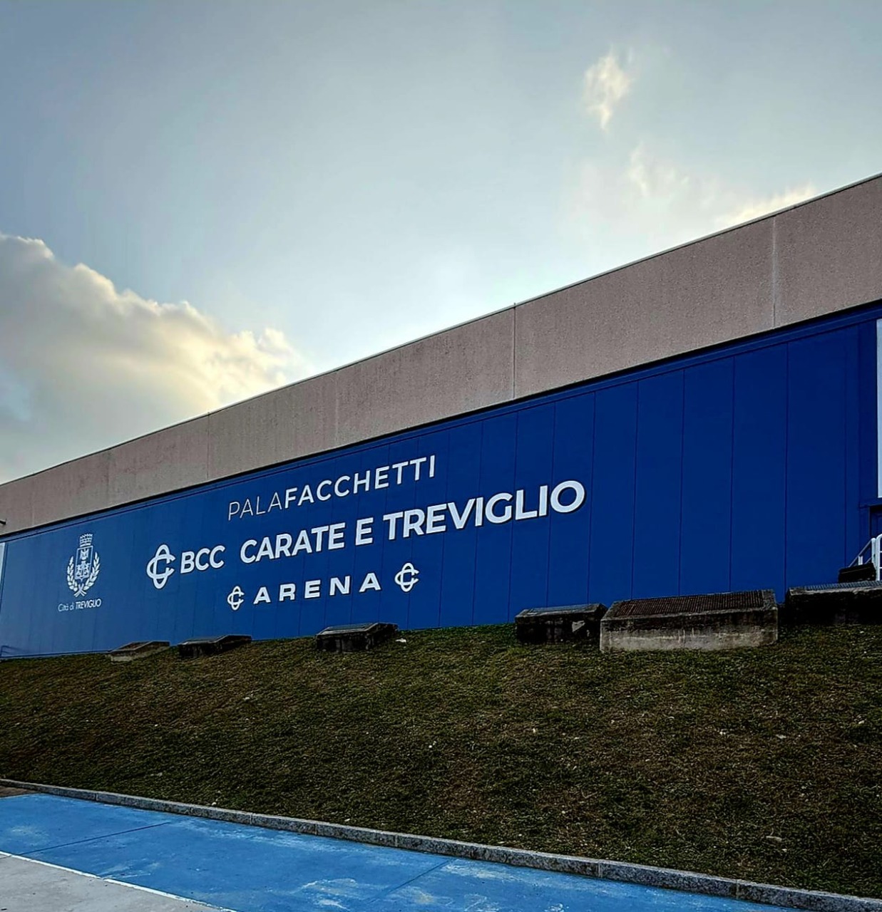 Treviglio si aggiudica il primo posto nel bando regionale “Reload-Cer” per il fotovoltaico sul PalaFacchetti
